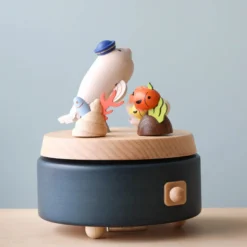 Wooderful Life Wooden Beluga Music Box *New*