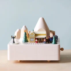 Wooderful Life Christmas Train Music Box *New*