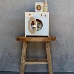 Konges Sløjd Wooden Washing Machine With Pretend Laundry Detergent *New*