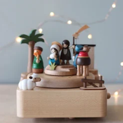 Wooderful Life Nativity Scene Music Box *New*