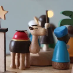 Wooderful Life Nativity Scene Music Box *New*