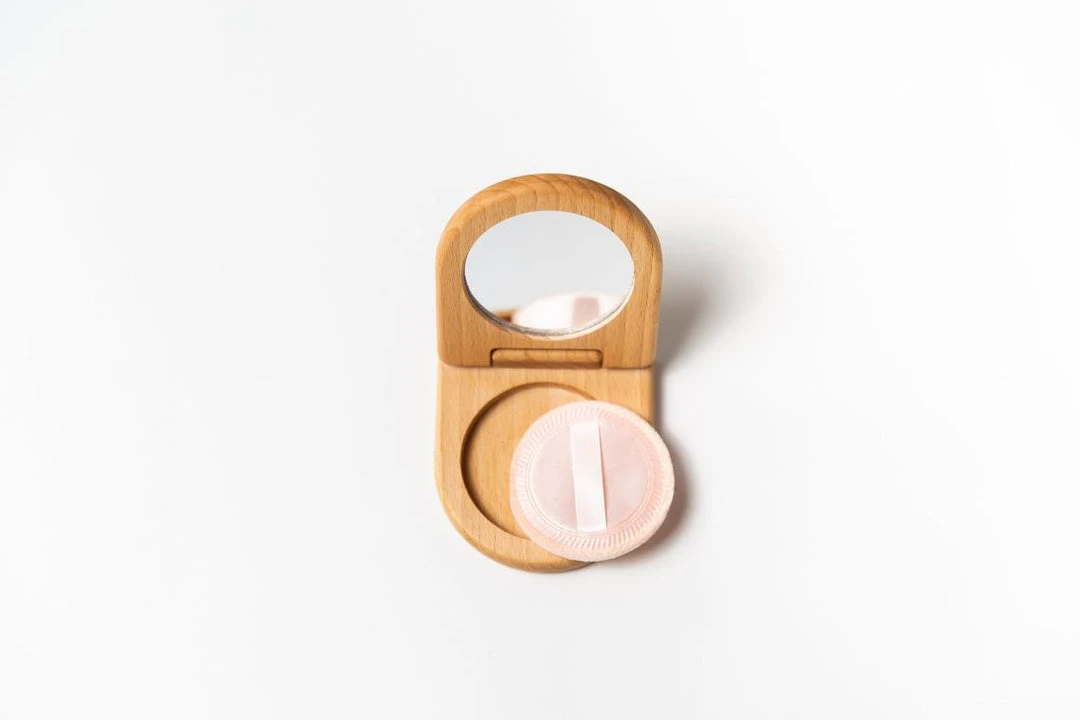 Poltora Handmade Wooden Makeup Set *New* 7 Poltora Handmade Wooden Makeup Set *New*