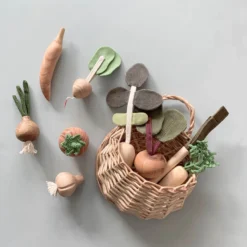 Vendor-unknown Handmade Wooden Vegetable Set
